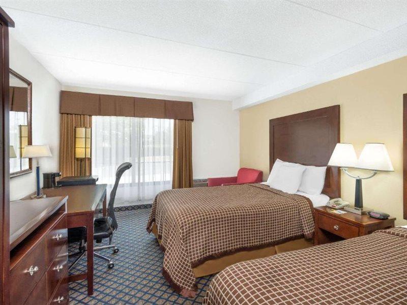 Days Inn By Wyndham Geneva/Finger Lakes Exteriör bild