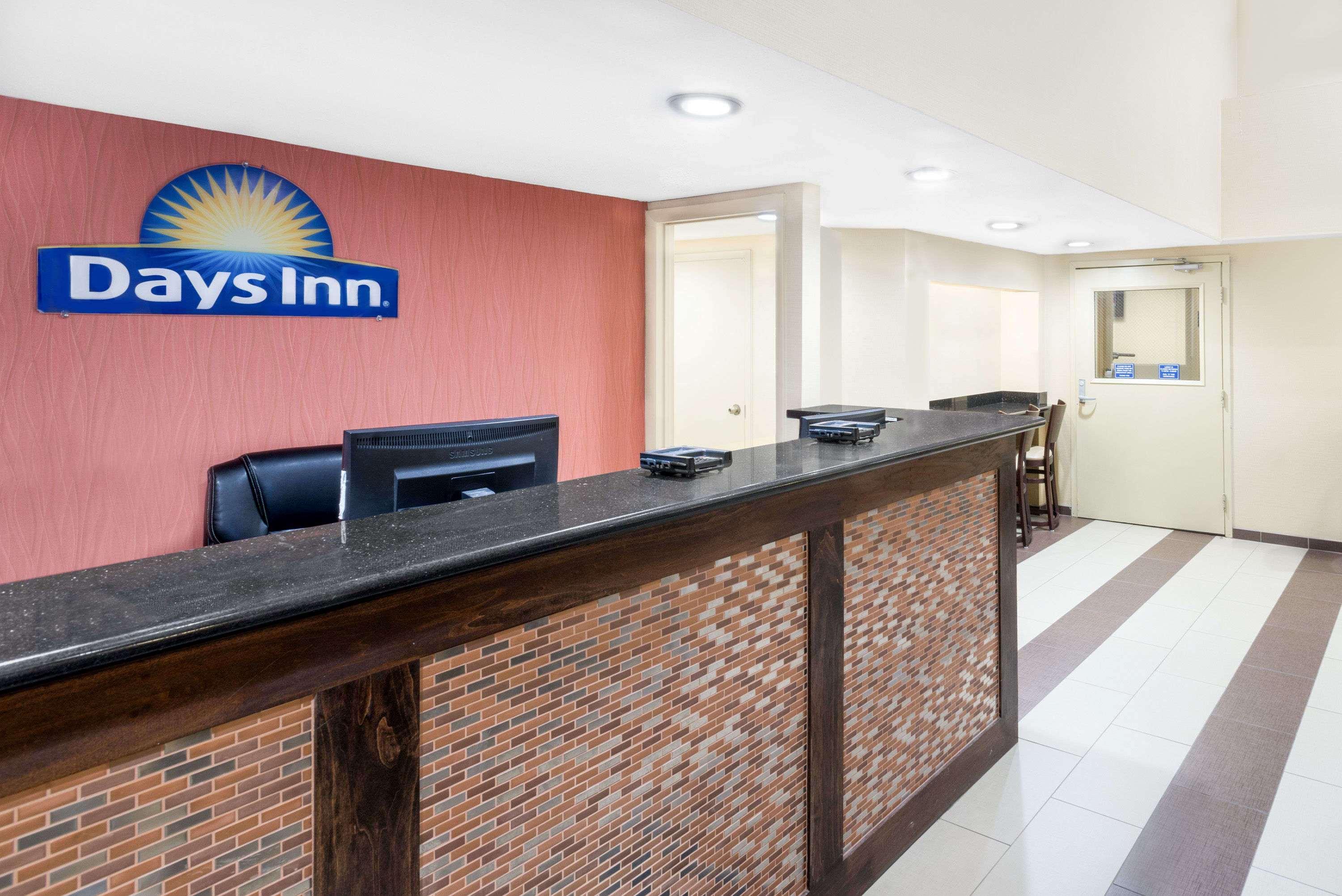 Days Inn By Wyndham Geneva/Finger Lakes Exteriör bild